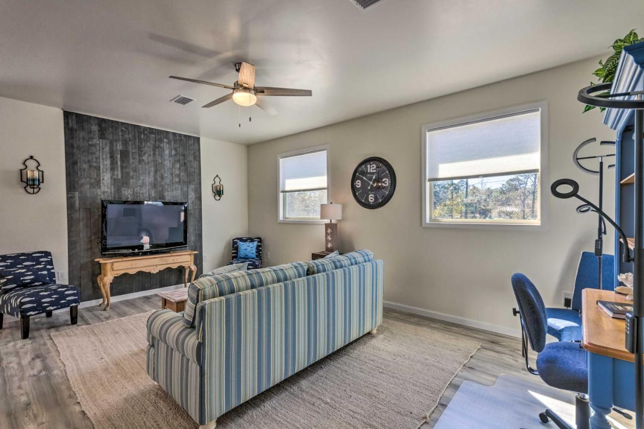 East Bay Vacation Rental With Dock! 纳瓦拉 外观 照片