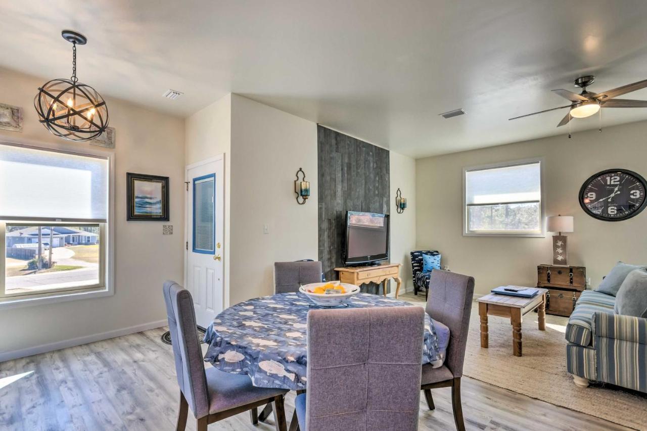 East Bay Vacation Rental With Dock! 纳瓦拉 外观 照片