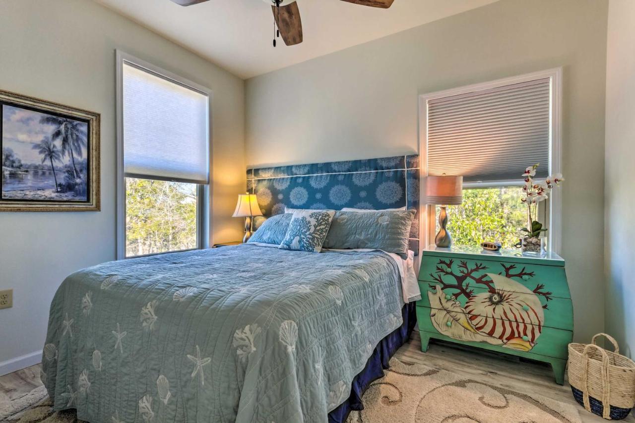 East Bay Vacation Rental With Dock! 纳瓦拉 外观 照片