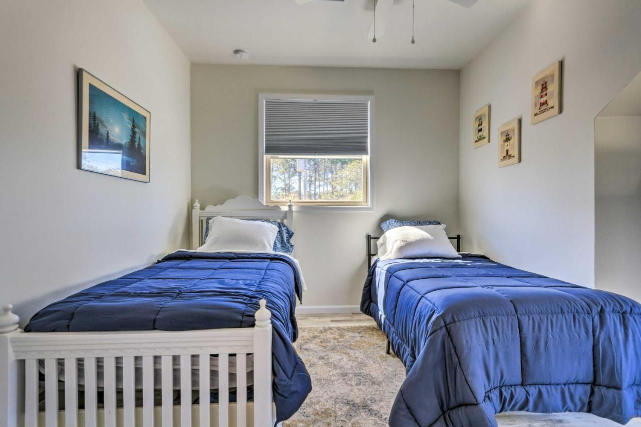 East Bay Vacation Rental With Dock! 纳瓦拉 外观 照片