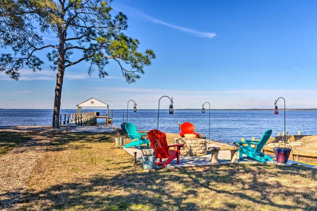 East Bay Vacation Rental With Dock! 纳瓦拉 外观 照片